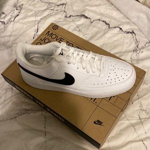 Nike Court Vision Low